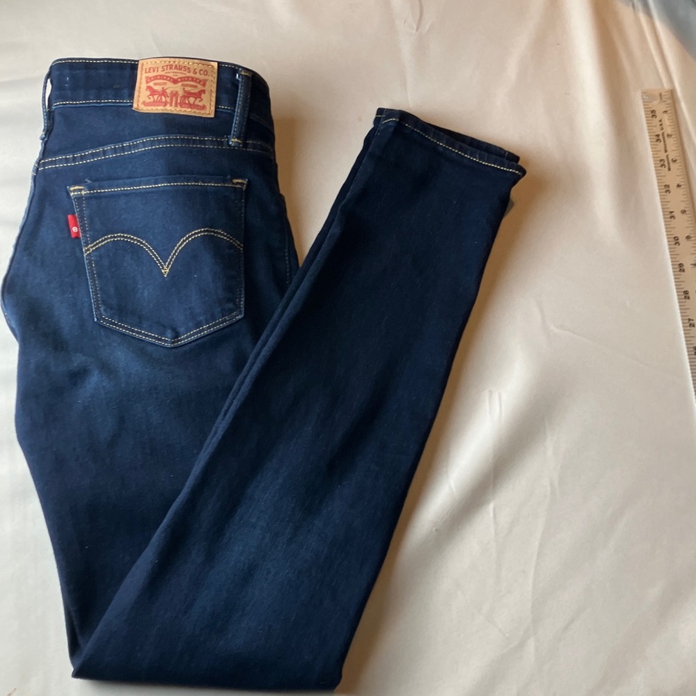 Levi’s 711 Skinny Jeans Dark Wash W28 L30 Stretch Denim approx women’s size 6–8